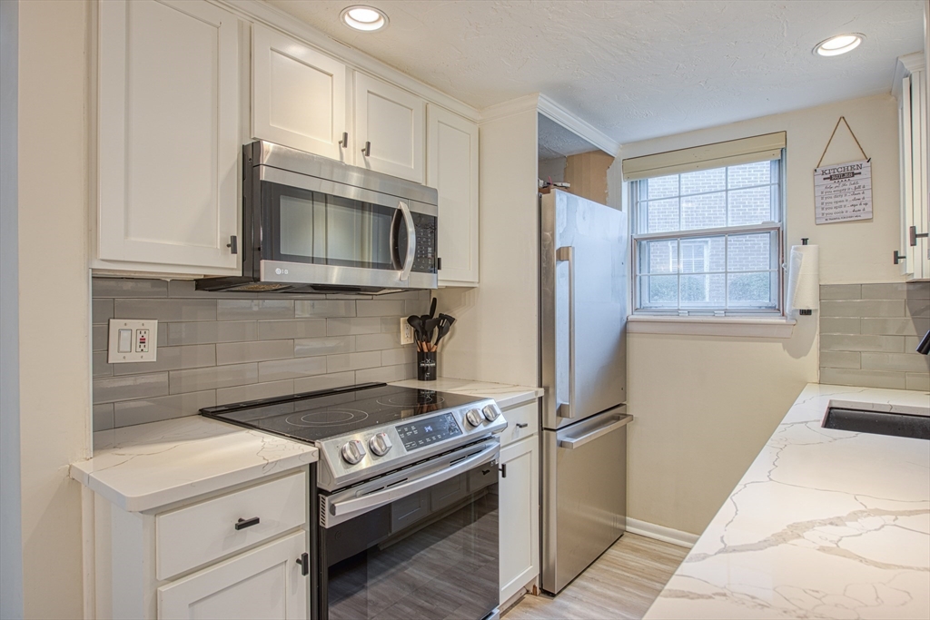 35 Patricia Dr 35