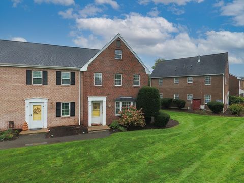35 Patricia Dr 35 Stoughton MA 02072