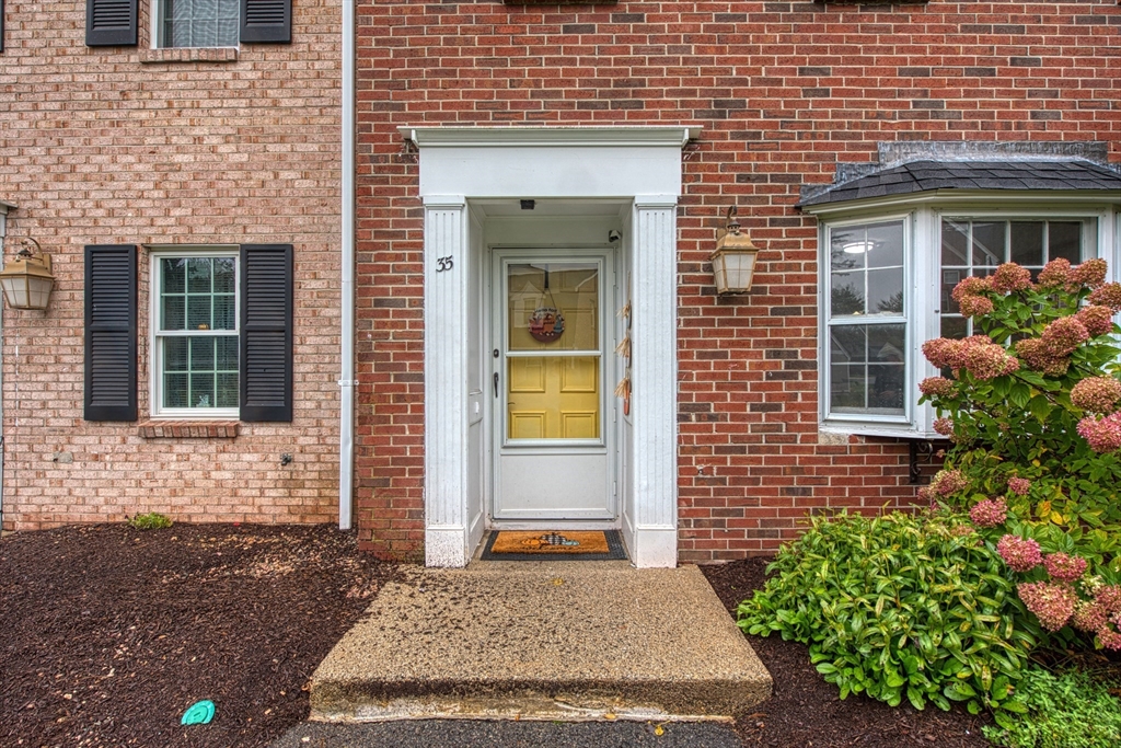 35 Patricia Dr 35