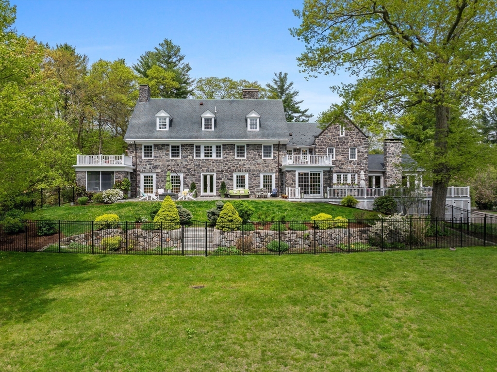 90 Burr Dr