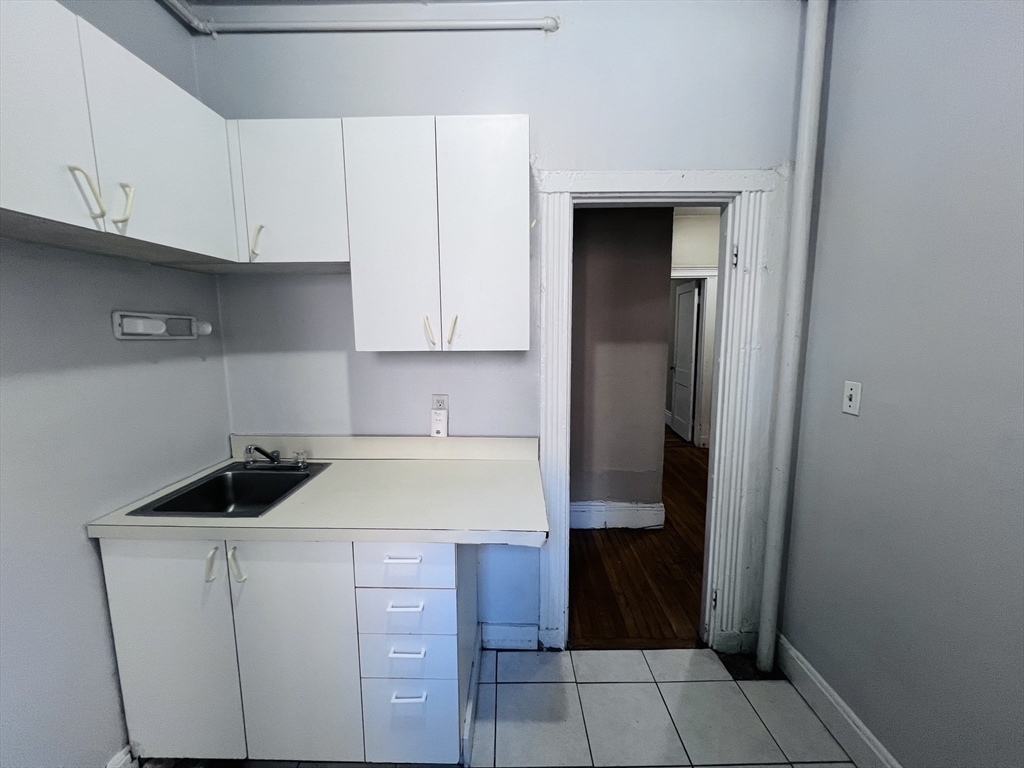 52 Charlesgate East 160