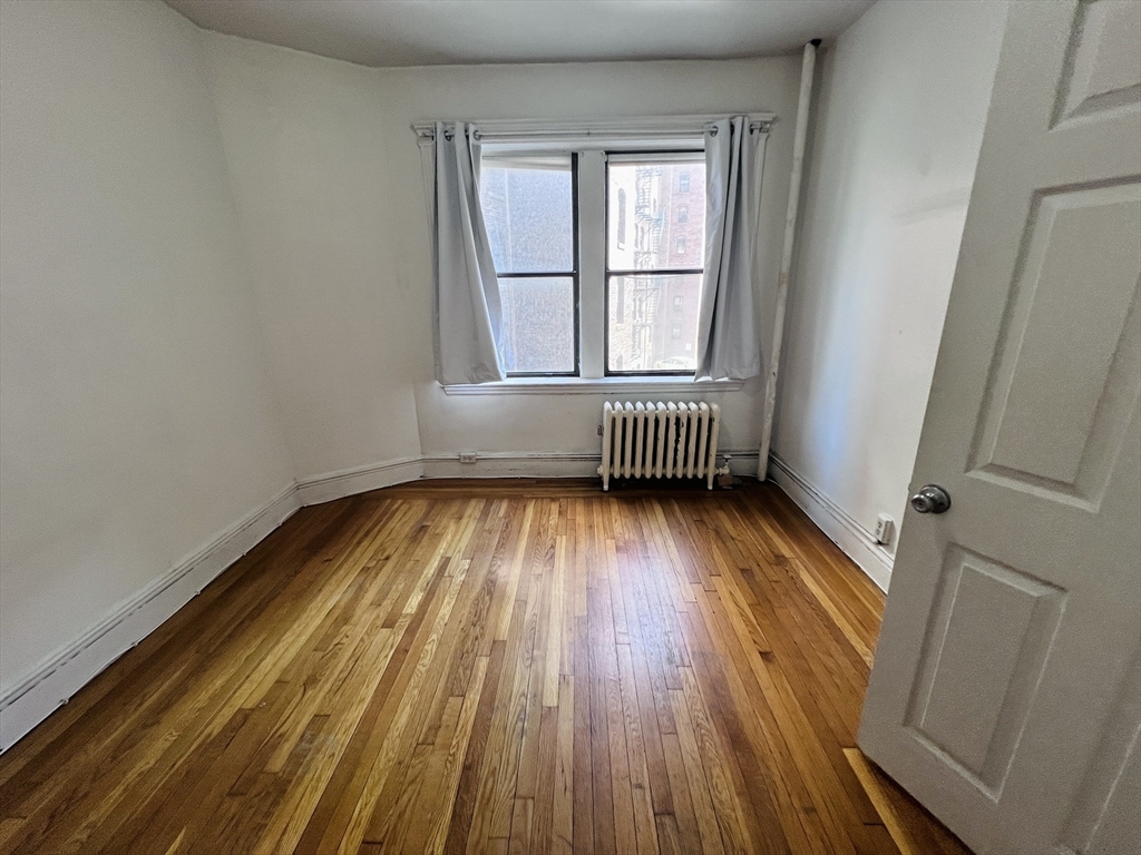 52 Charlesgate East 160