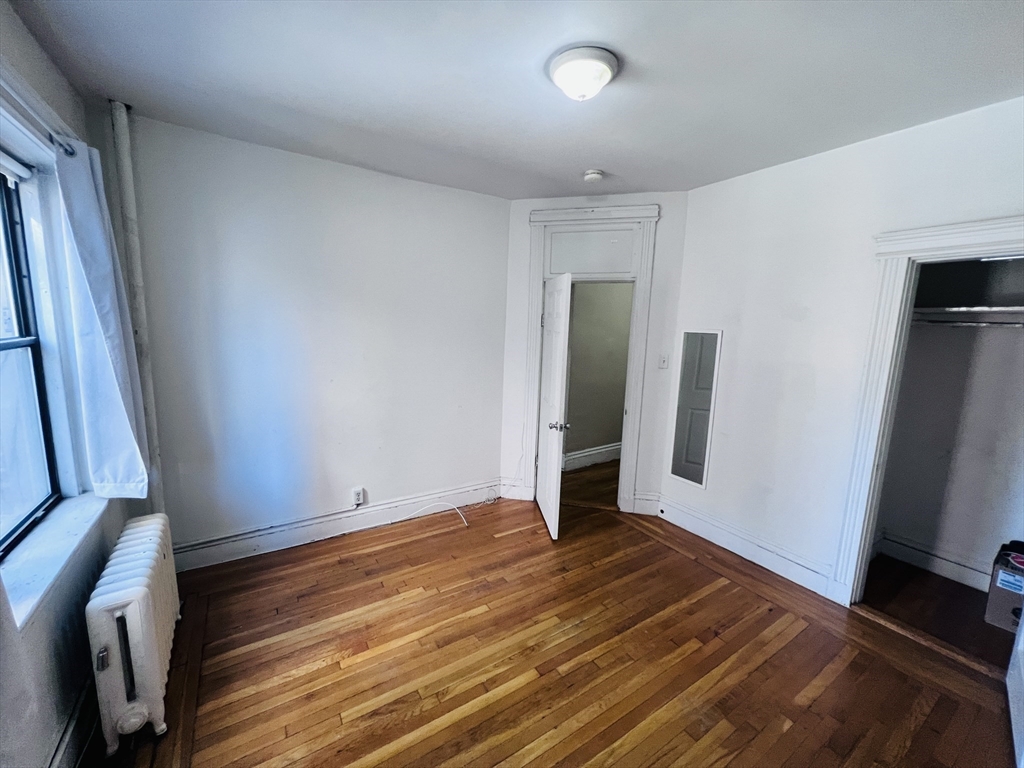 52 Charlesgate East 160