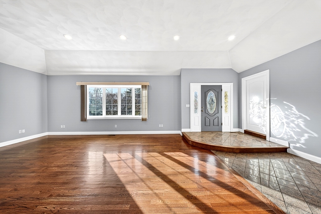 32 Madison Ct
