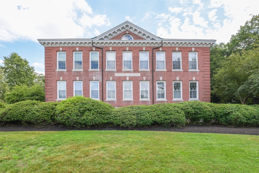 Needham, Massachusetts 02494, United States, 2 Bedrooms Bedrooms, ,2 BathroomsBathrooms,Residential,Active,177145