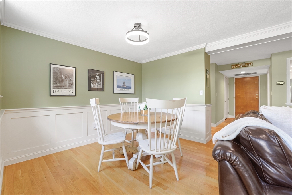 Needham, Massachusetts 02494, United States, 2 Bedrooms Bedrooms, ,2 BathroomsBathrooms,Residential,Active,177145