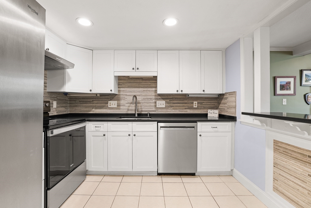 Needham, Massachusetts 02494, United States, 2 Bedrooms Bedrooms, ,2 BathroomsBathrooms,Residential,Active,177145