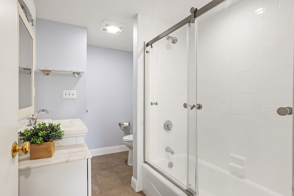 Needham, Massachusetts 02494, United States, 2 Bedrooms Bedrooms, ,2 BathroomsBathrooms,Residential,Active,177145