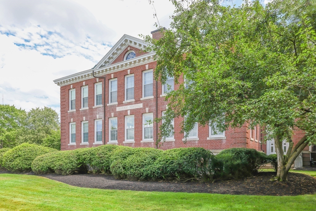 Needham, Massachusetts 02494, United States, 2 Bedrooms Bedrooms, ,2 BathroomsBathrooms,Residential,Active,177145