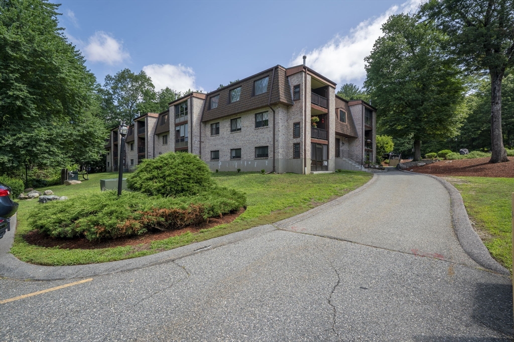 7 Greenbriar Drive 209