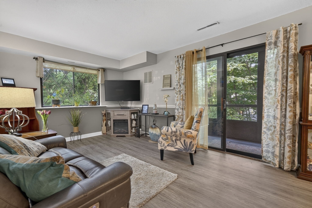 7 Greenbriar Drive 209