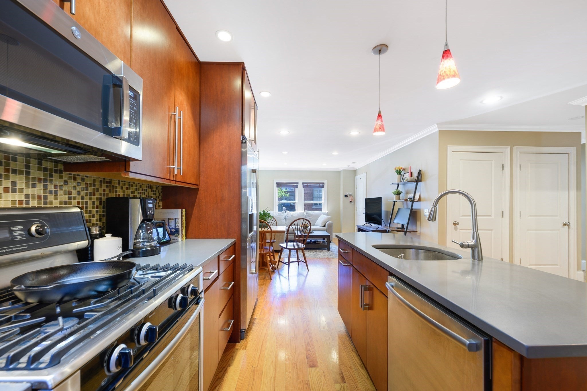208-210 W 7th St #1, Boston, MA, 208-210 W 7th St #1, Boston, MA Photo #7
