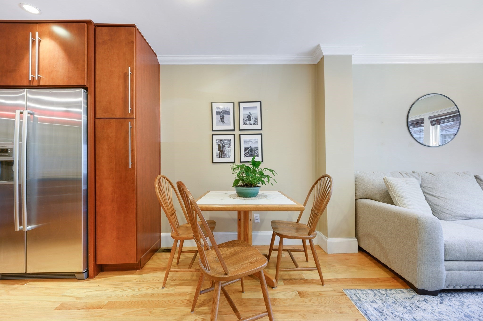 208-210 W 7th St 1