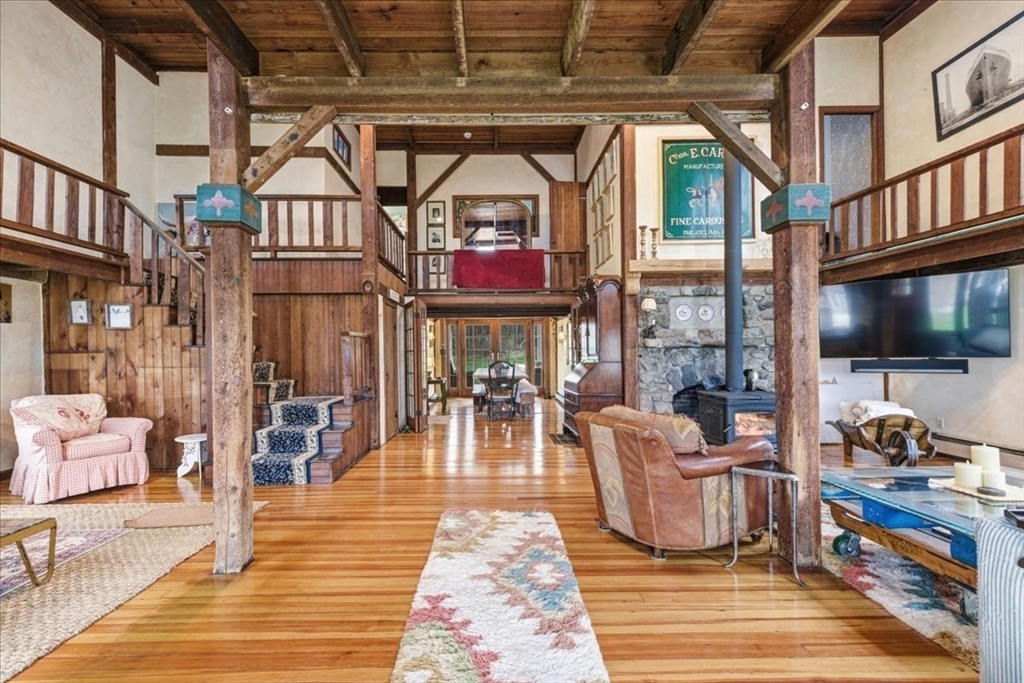 23 Old Oaken Bucket Rd