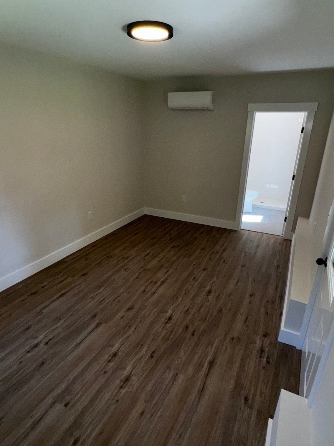 191 Oxford Ave 2