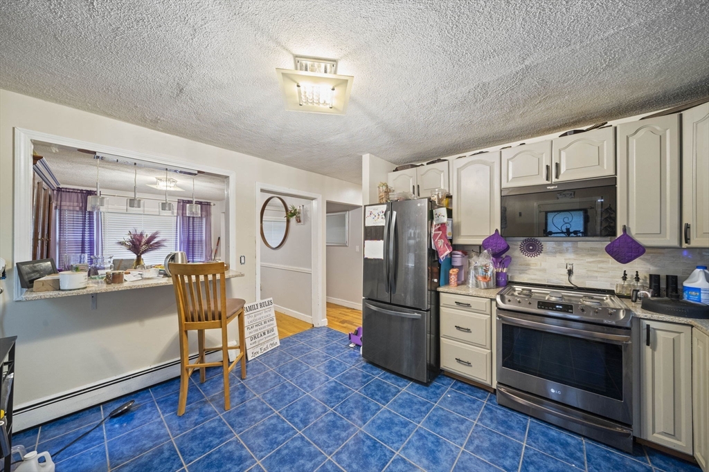 24 Constitution Rd