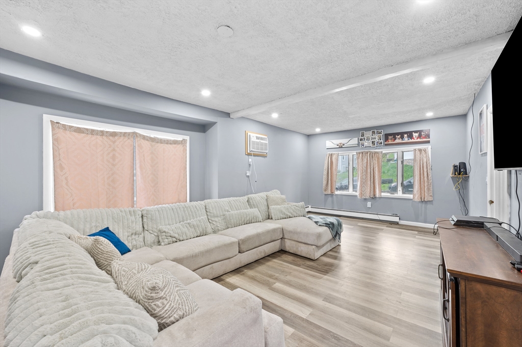 18 Gordon St