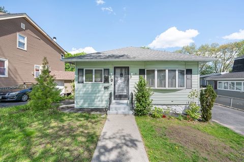 18 Gordon St Worcester MA 01604
