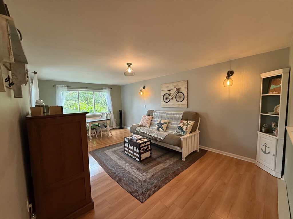 60 Fletcher Ln C