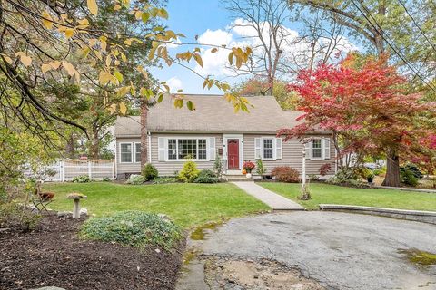 2 Cedarwood Road Lynnfield MA 01940