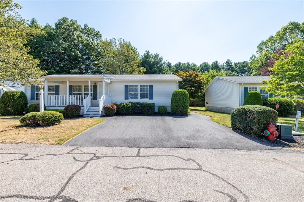 16 Fieldwood Dr