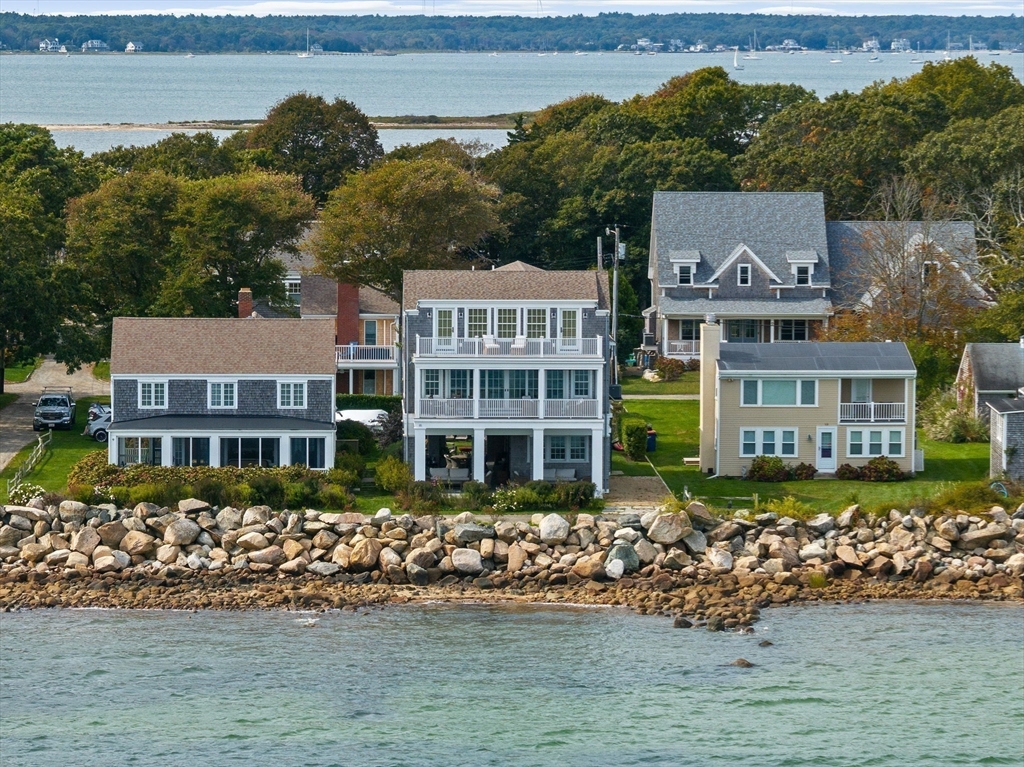 11 Bay Rd