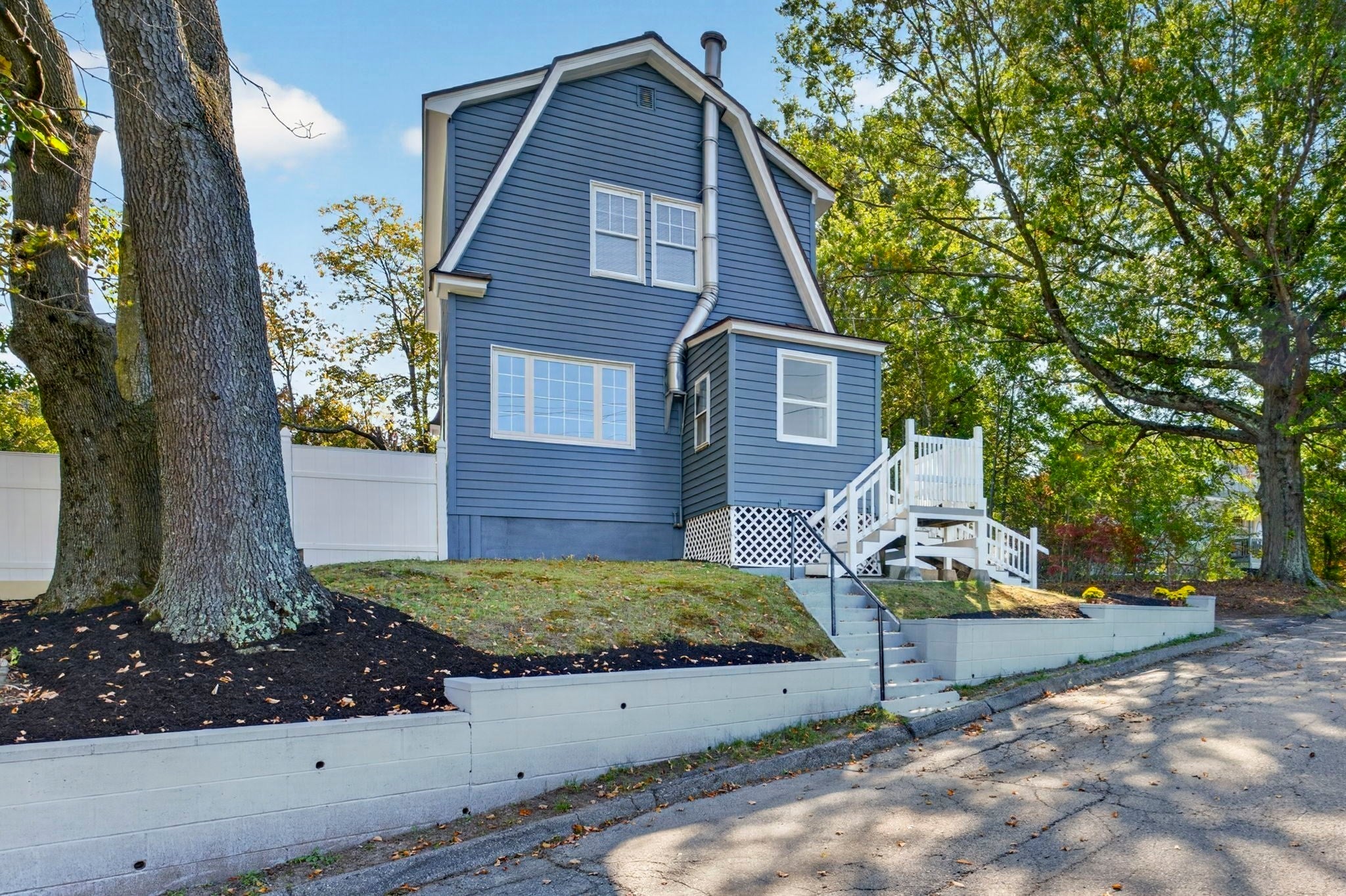 19 Genessee ST, Worcester, MA, 19 Genessee ST, Worcester, MA Photo #4
