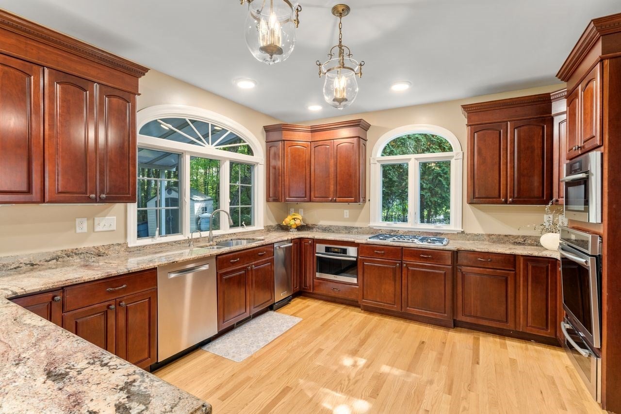 20 Fern Brook Cir, Canton, MA, 20 Fern Brook Cir, Canton, MA Photo #7