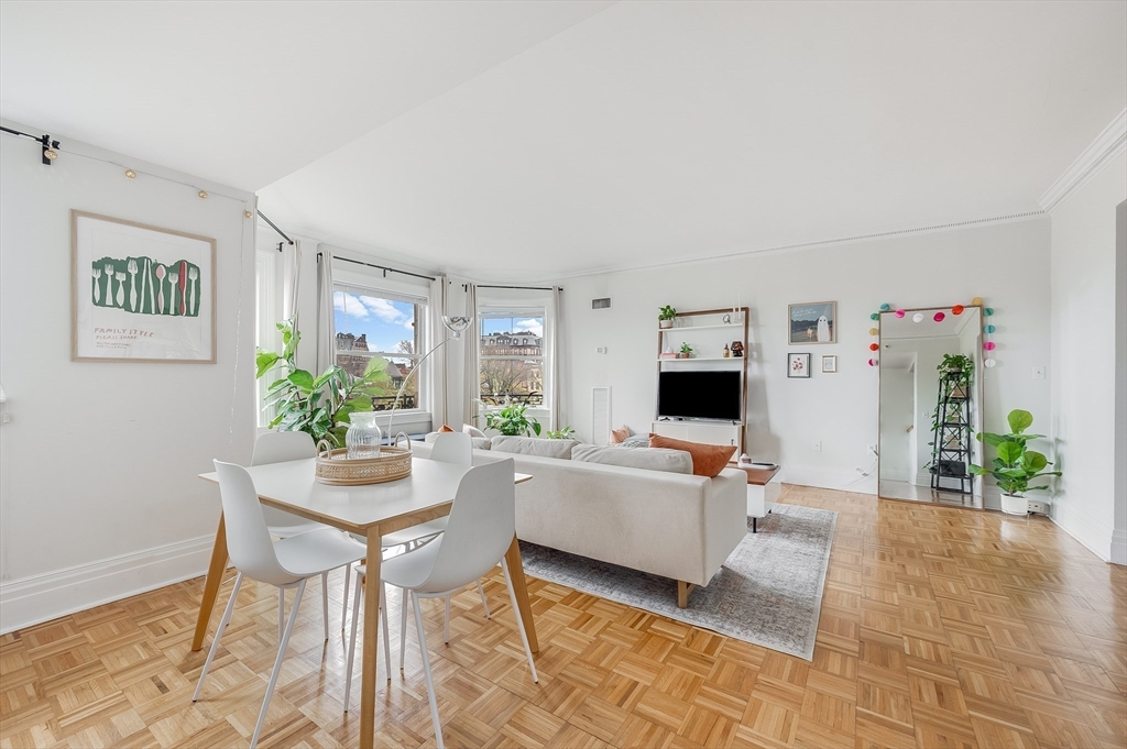 390 Commonwealth Avenue 607
