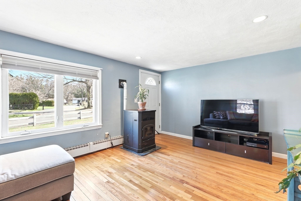 12 Hickory Pl