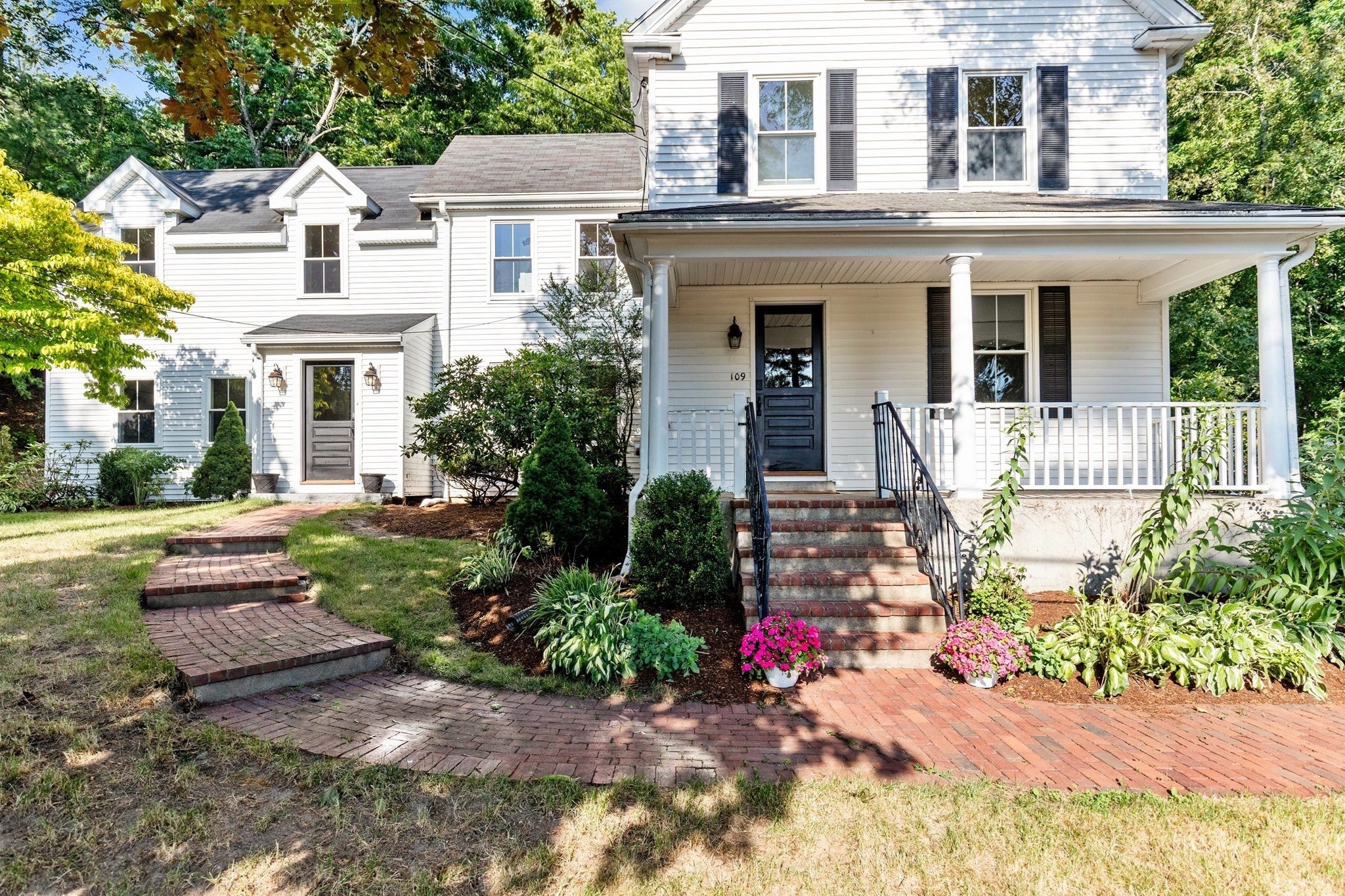 109 Grove St, Lexington MA 02420