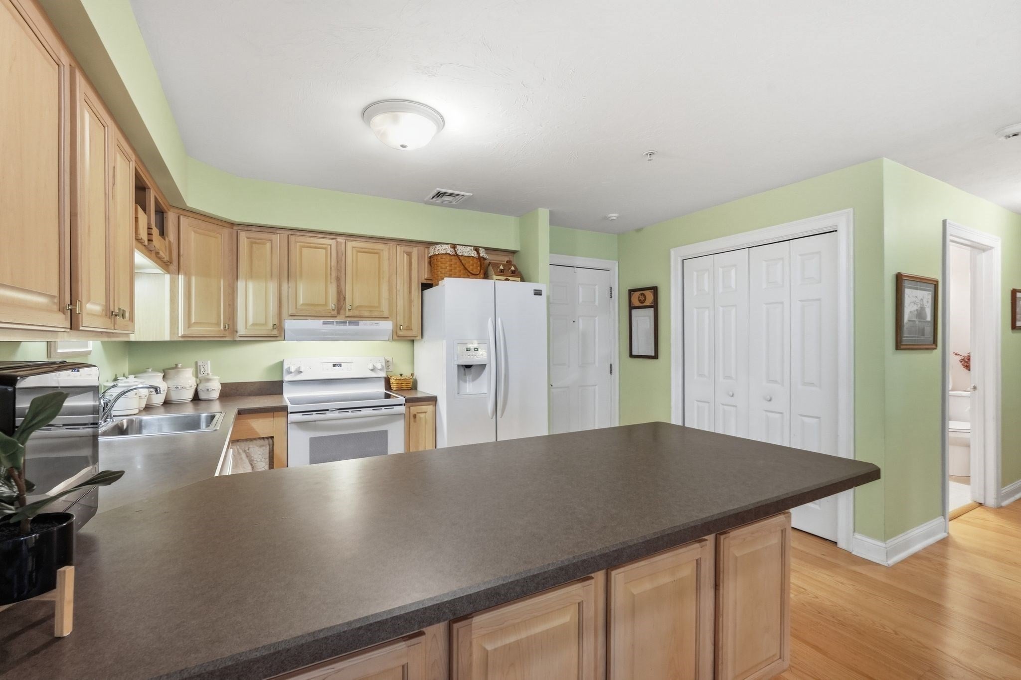 26 Greenleaves Dr #611, Amherst, MA, 26 Greenleaves Dr #611, Amherst, MA Photo #9