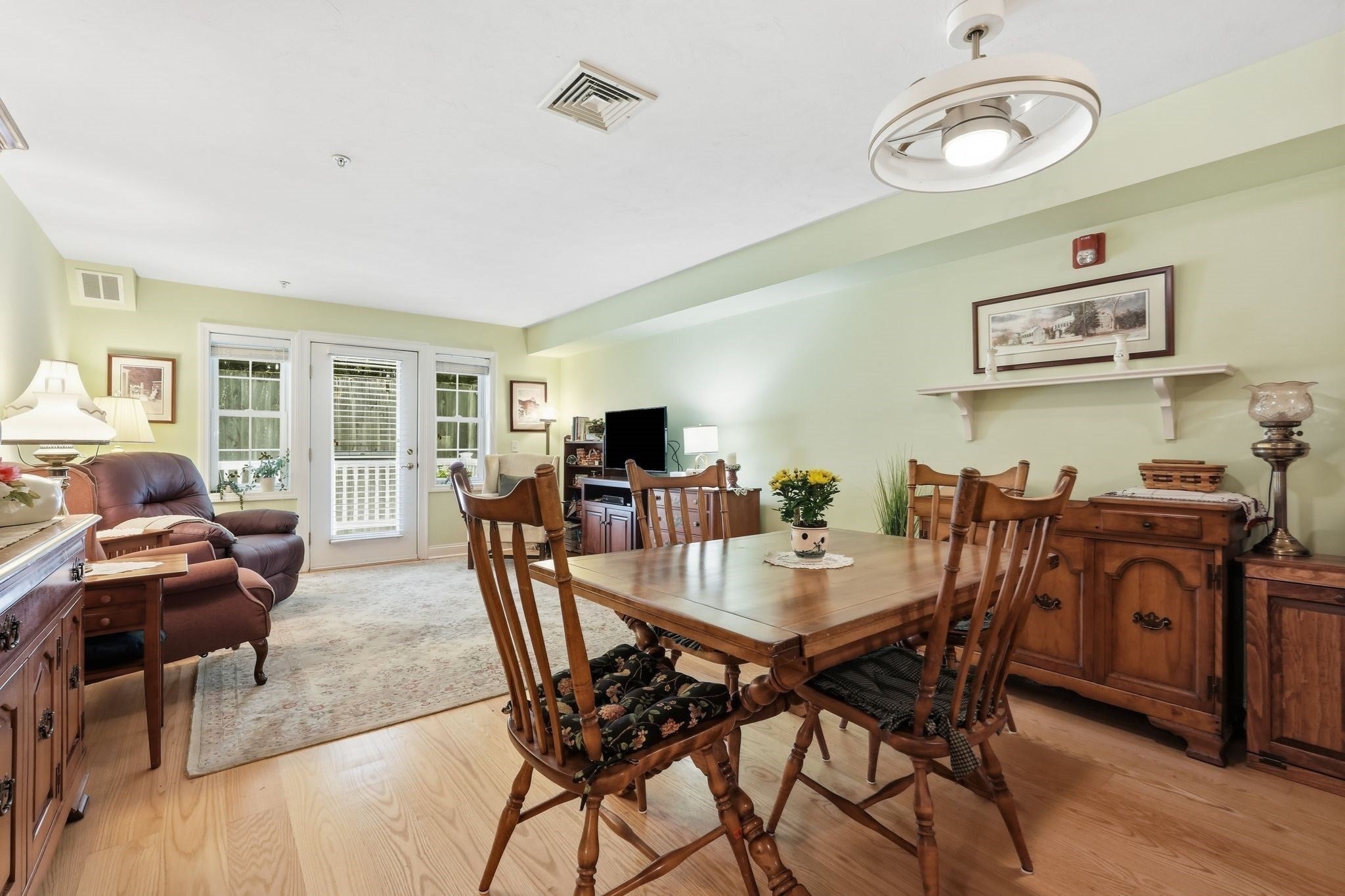 26 Greenleaves Dr 611