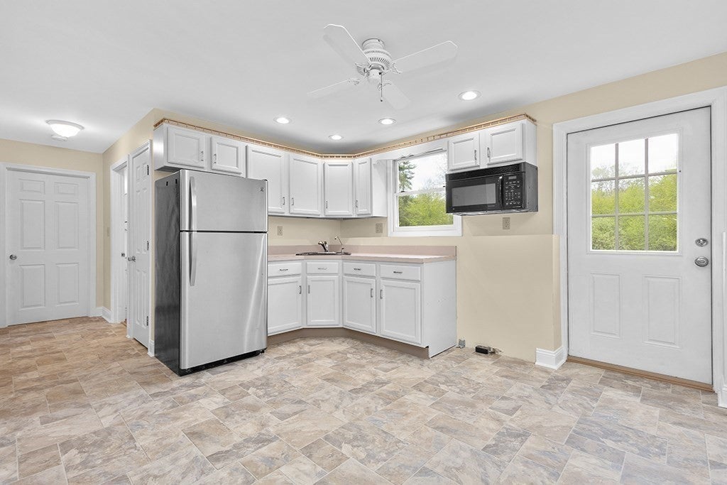 2 Howard Ln, Lakeville, MA Photo #29