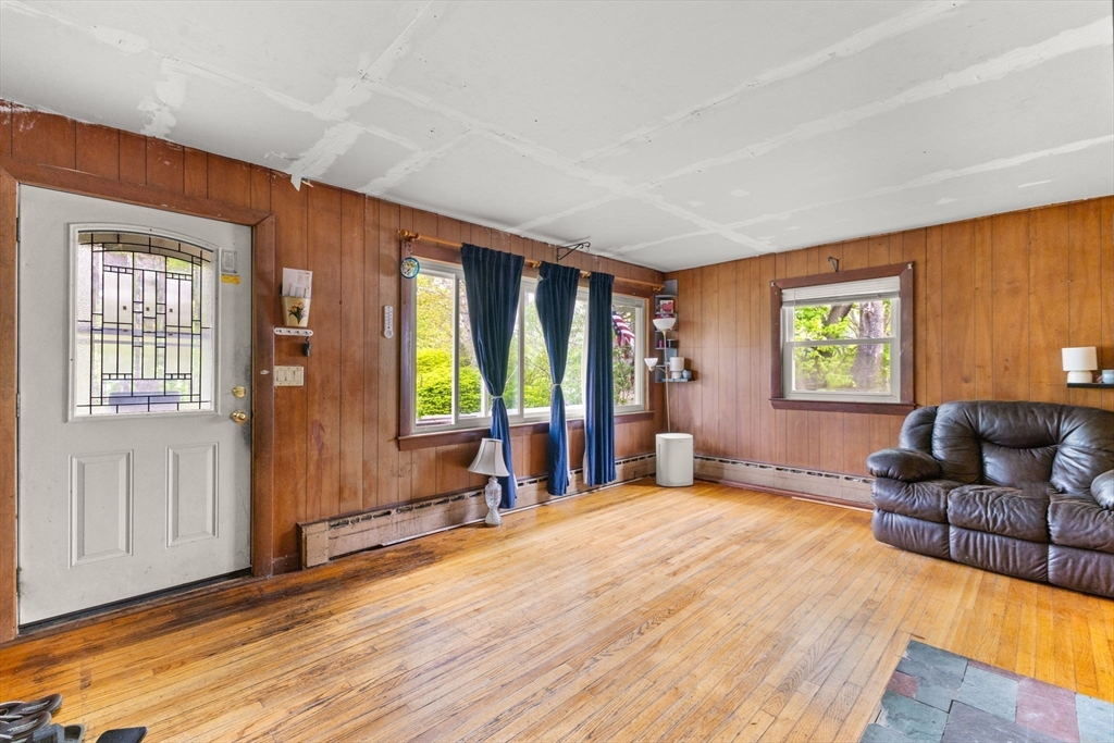 30 Trowbridge Rd