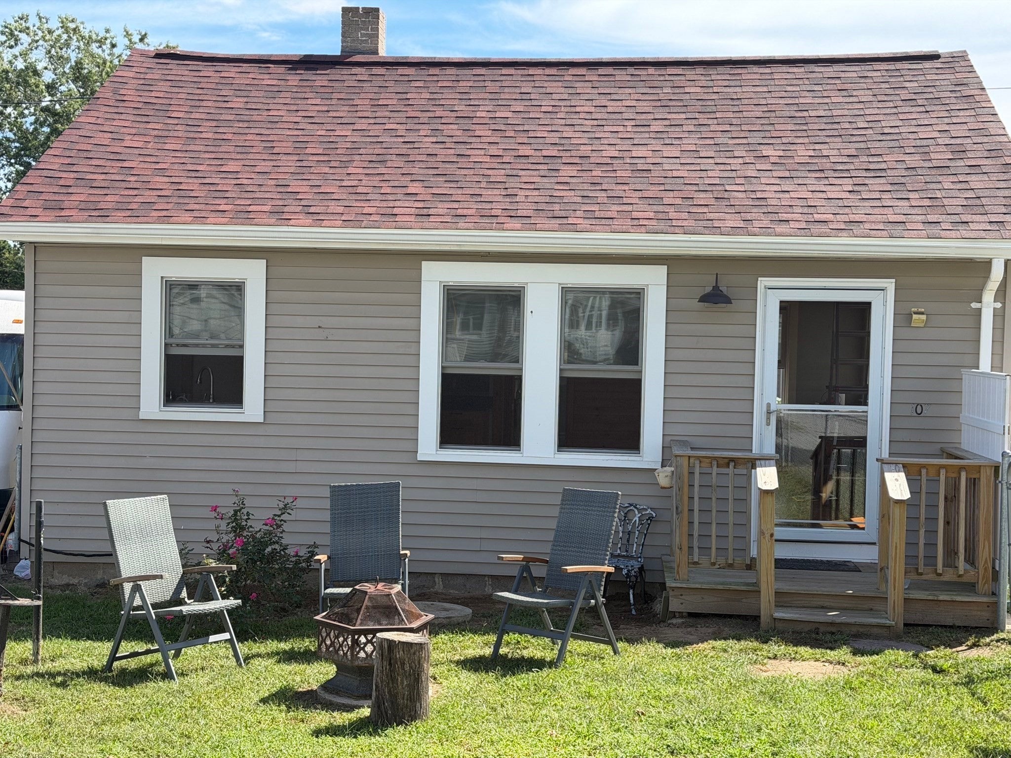 Photo of 107 Bluff Ave, Swansea, MA