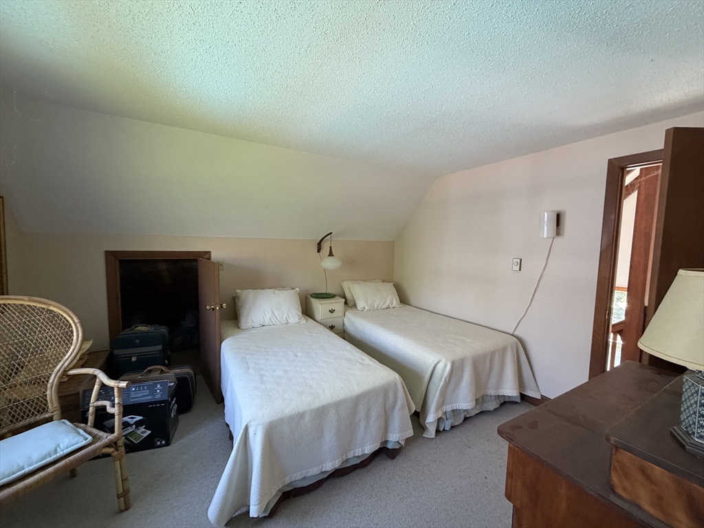17 Miller Hill Rd