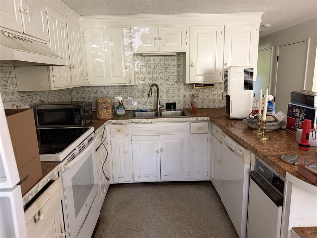 17 Miller Hill Rd