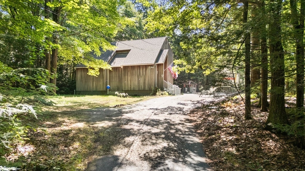 19 Jade CT, Derry, NH Photo #6