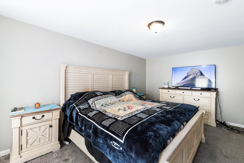 19 Jade CT, Derry, NH Photo #28
