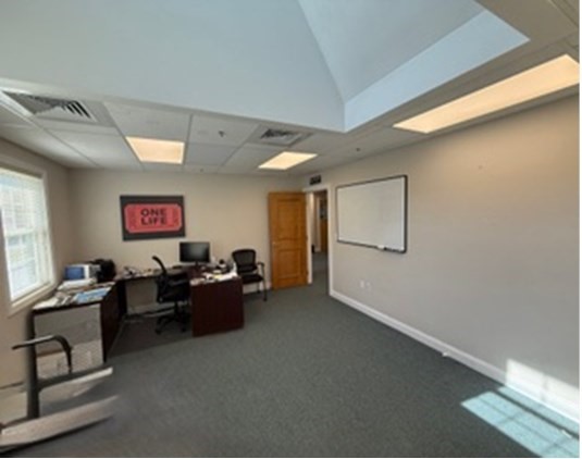 16 E Washington St 205