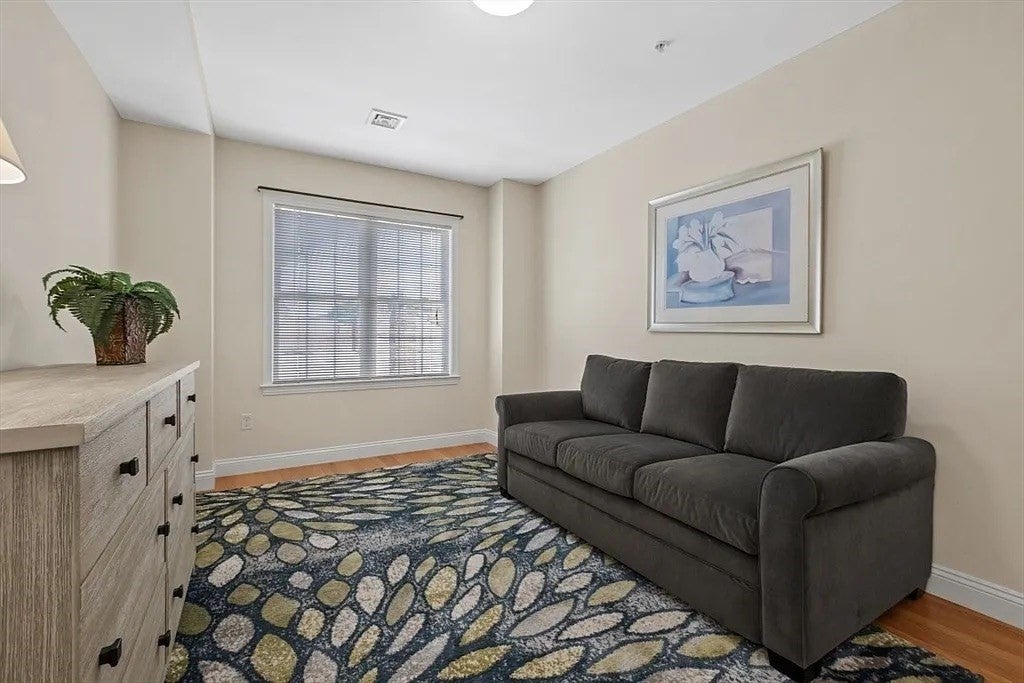 32 Common St #3-4, Waltham, MA Photo #10