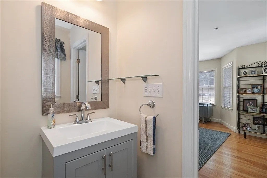 32 Common St #3-4, Waltham, MA Photo #3