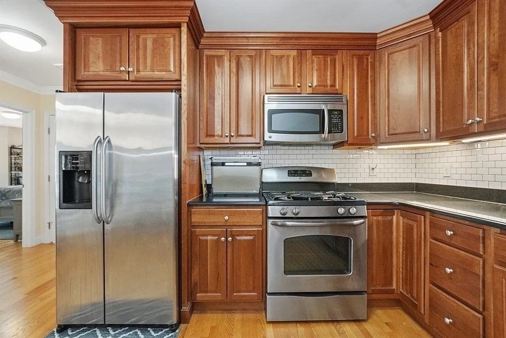 32 Common St #3-4, Waltham, MA Photo #17