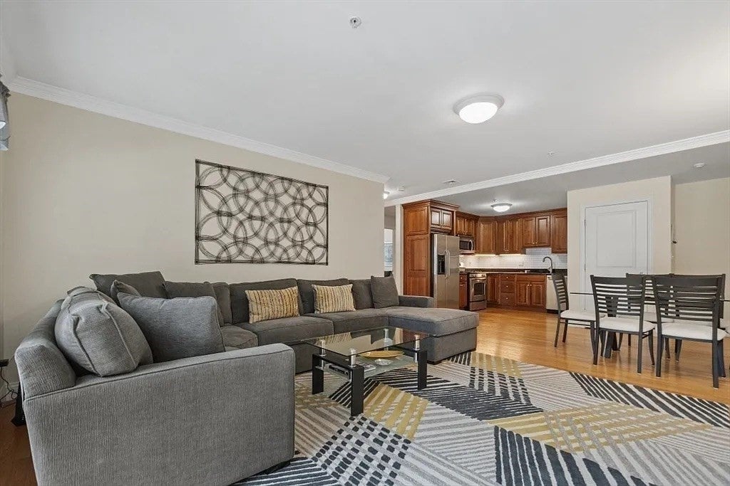 32 Common St #3-4, Waltham, MA Photo #13