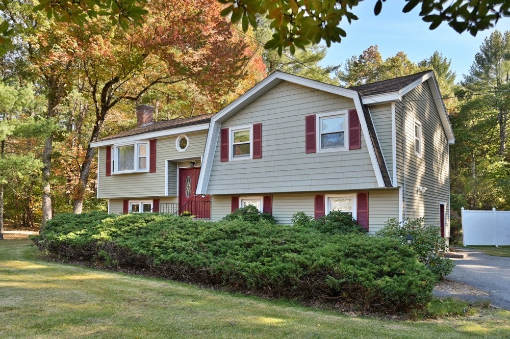 1 Wagon Dr, North Reading, MA Photo #1