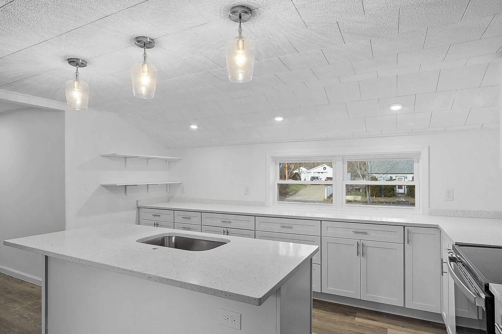 47 Railroad Ave 2
