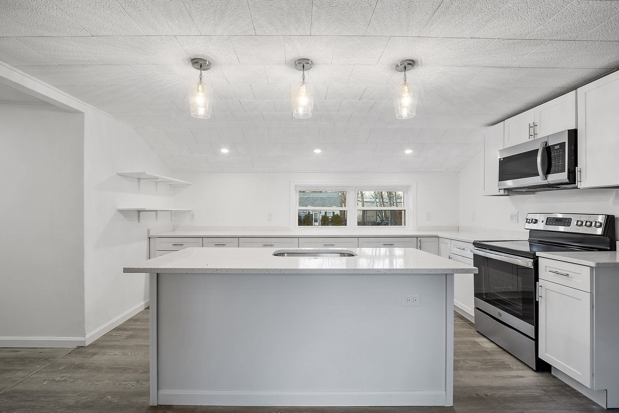 47 Railroad Ave 2