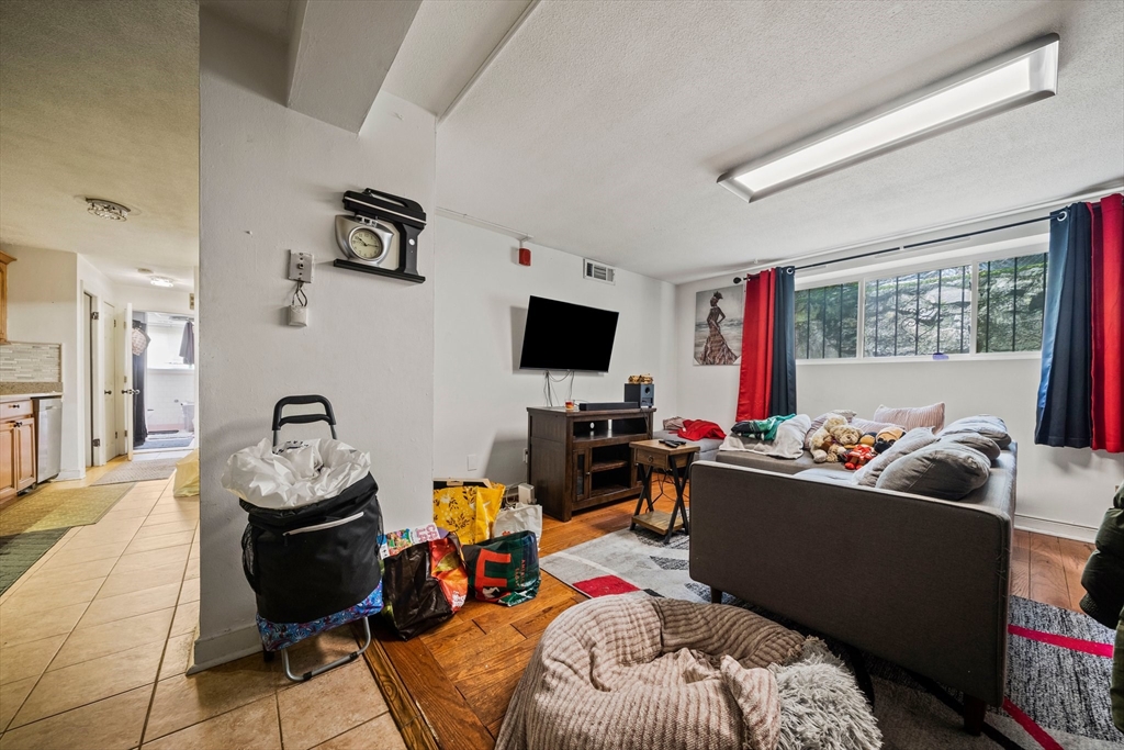 116 Bradlee St 3