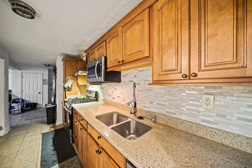 116 Bradlee St 3